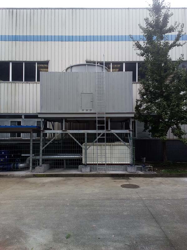 成都高新西區(qū)200噸橫流式冷卻塔1臺(tái)