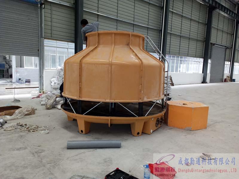 圓形逆流式冷卻塔安裝現(xiàn)場(chǎng)