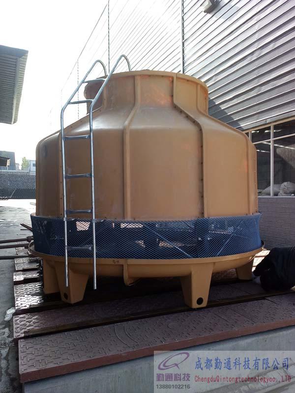 圓形逆流式冷卻塔安裝現(xiàn)場(chǎng)