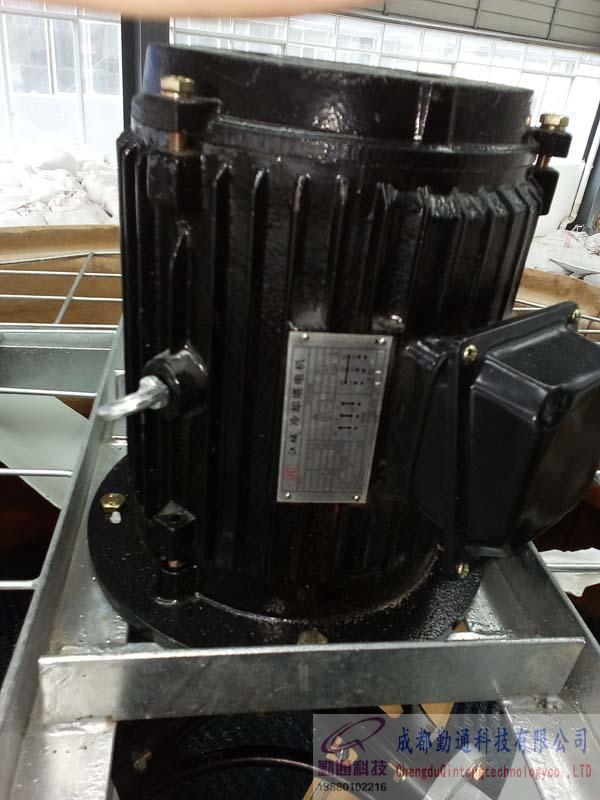 圓形逆流式冷卻塔安裝現(xiàn)場(chǎng)