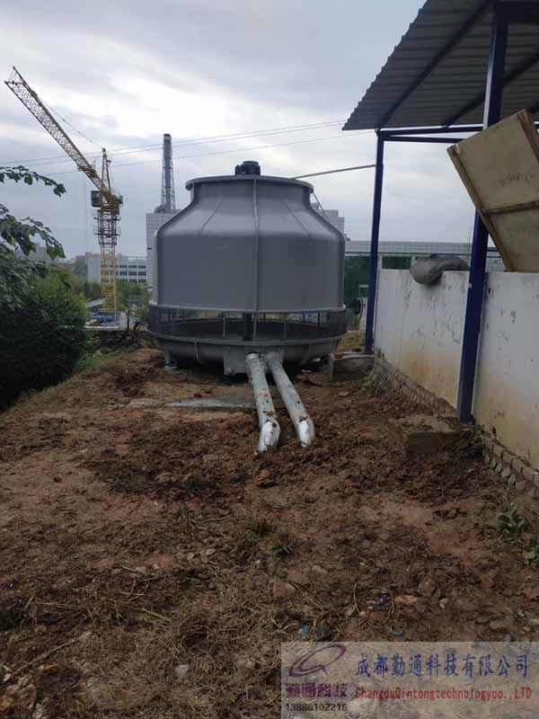 綿陽(yáng)GL-200T冷卻塔安裝現(xiàn)場(chǎng)