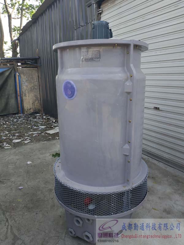 西藏西昌芒康10T圓形逆流冷卻塔發(fā)貨現(xiàn)場