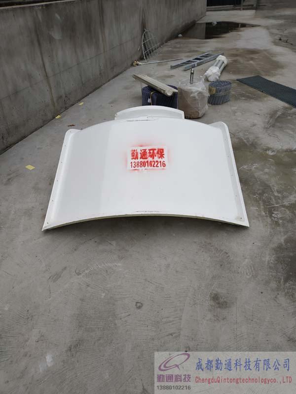 眉山圓形逆流式150t逆流冷卻塔安裝現(xiàn)場，訂購單位：眉山水滴化學(xué)有限公司