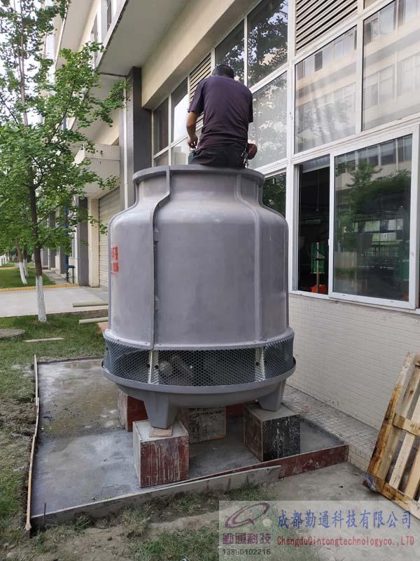 溫江40T冷卻塔安裝現(xiàn)場(chǎng)-訂購(gòu)單位：成都品勝電子有限公司