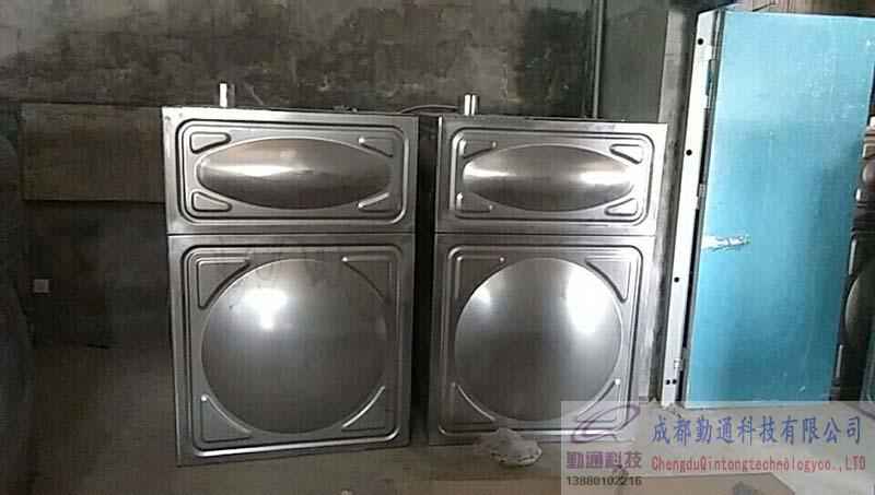 巴中88臺1.5立方不銹鋼水箱安裝現場，訂購單位：成都建工