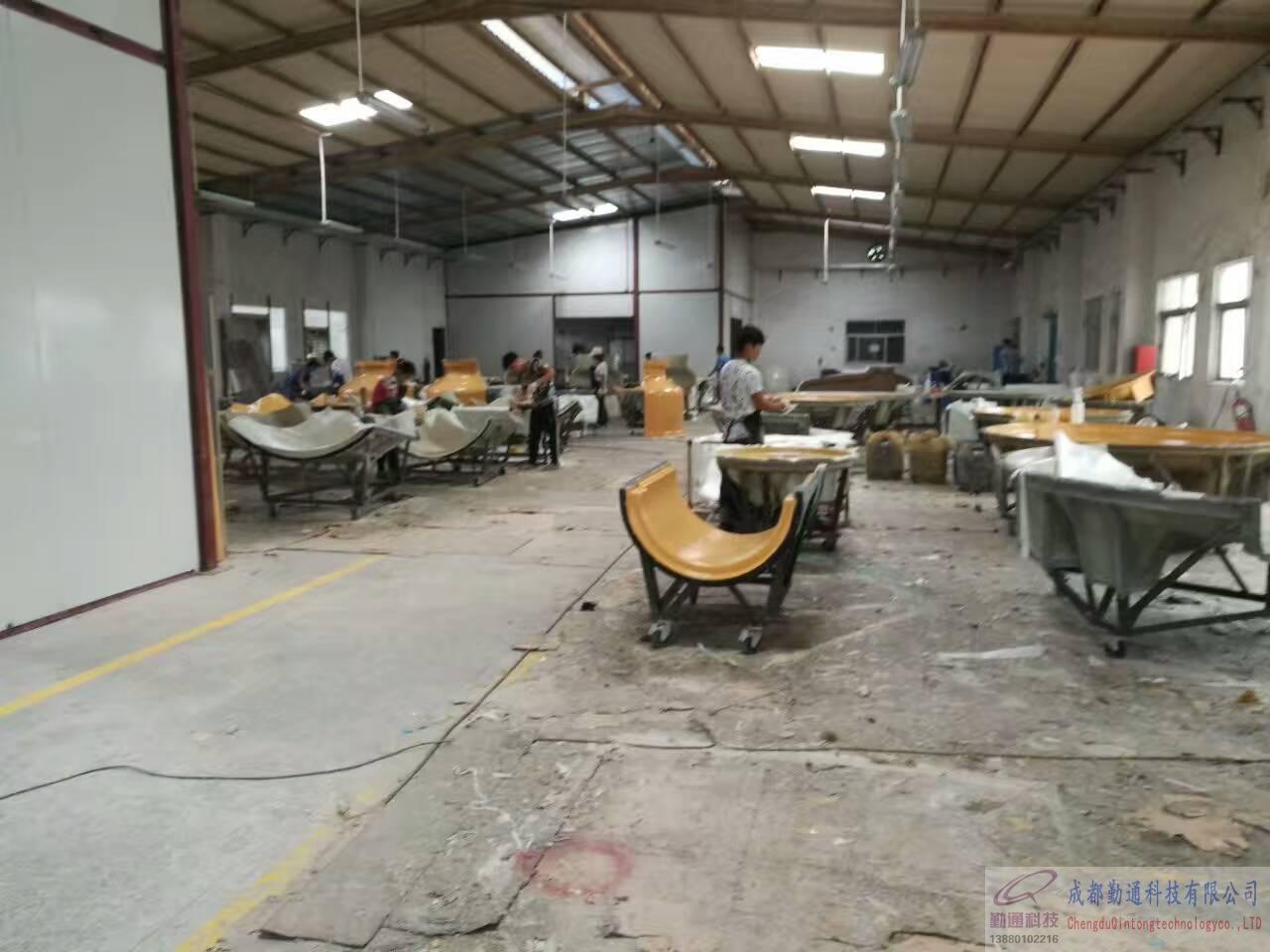 冷卻塔外殼生產(chǎn)現(xiàn)場(chǎng)