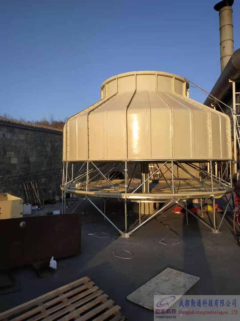 500T冷卻塔安裝現(xiàn)場