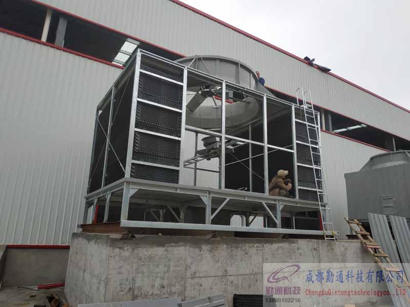 貴州六盤水350L-150L方形橫流塔安裝現(xiàn)場(chǎng)