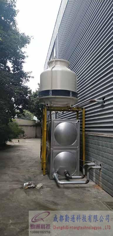 成都市郫都區(qū)不銹鋼水箱冷卻塔循環(huán)系統(tǒng)安裝現(xiàn)場(chǎng)