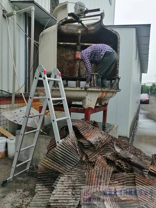 邛崍圓塔斜波填料更換現(xiàn)場